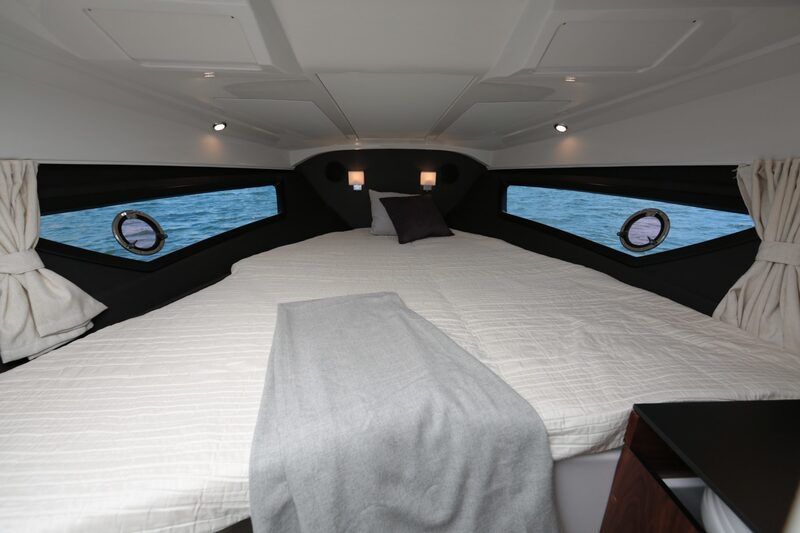 2017 Grandezza 25S - A high spec boat, presented in pristine condition. One owner from new, and always dry stored indoors. Annually maintained 6.2L Mercury 300hp engine with approximately 100 hours on the clock. This boat won't stay long! ➡️ buff.ly/3arEAqP