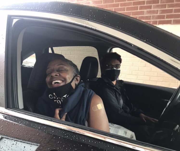batescdc's tweet photo. Big Thanks to our @BatesMemorial First Lady/Sis Dr. Michelle Williams for providing transportation to make sure people in our community got vaccinated.  ❤️ 

#fightagainstcoronavirus #batescdc https://t.co/DarEhWOho2