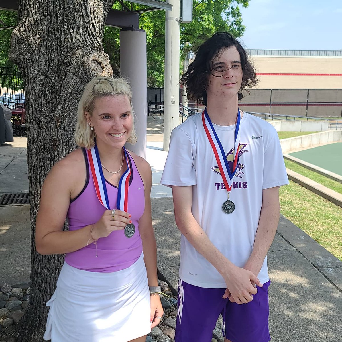 tchs_falcon10s's tweet photo. Congrats to the following TC Falcon Varsity Tennis Players for advancing to Regionals:
Skylar Rust - 1st Place Girl Singles District Champion 
Raegan Pence / Matt Bacarella- 2nd Place MX Doubles
Overall Girls Team 2nd Place Spring Champions https://t.co/iv3RDjscLu