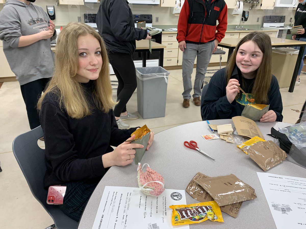 Thank you SSG Damon <a href="/MNNationalGuard/">Minnesota National Guard</a> for bringing MRE’s to #isd2580