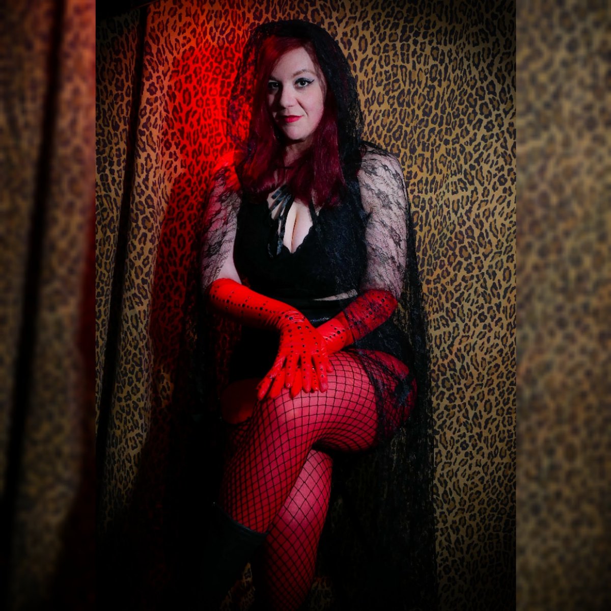 DelVampa's tweet photo. Interview with Mara Powell- the woman behind "Vampa's Visions" https://t.co/yAsludUmaT https://t.co/Bx03m6Sb74