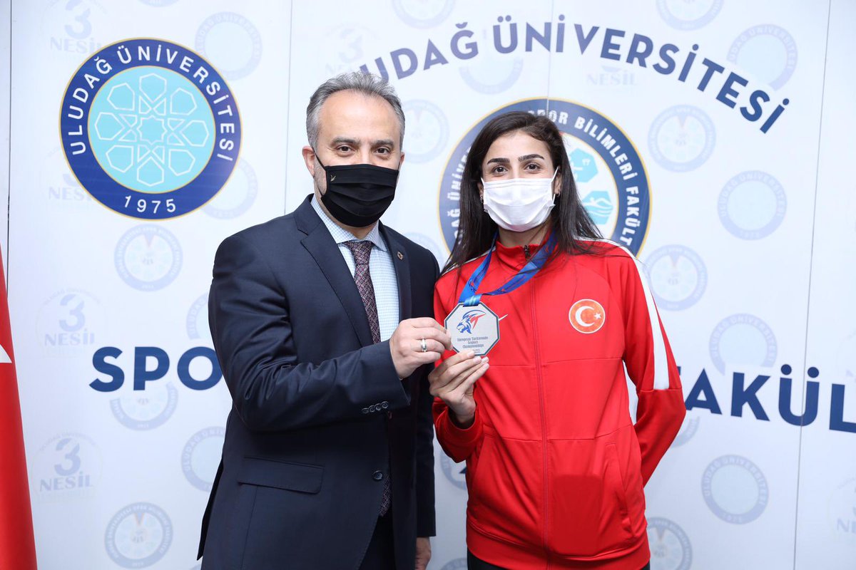 Alinur Aktaş