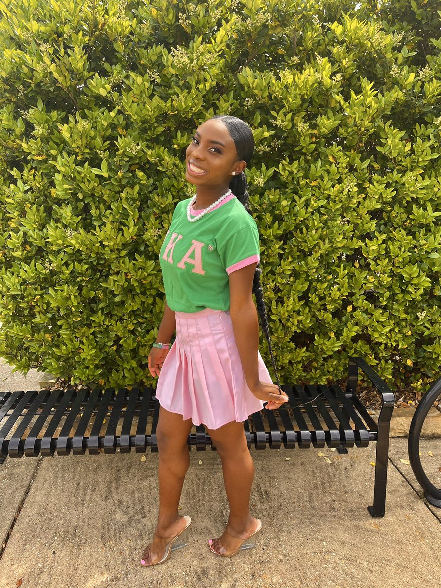 waishja's tweet image. A Phirst class women , I’m in the Ivy League.💗 
#myasu
#betapi
#AKA1908