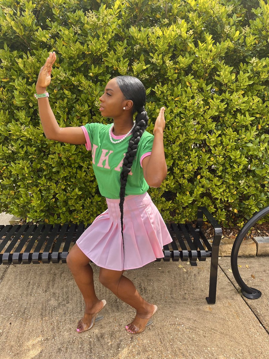 waishja's tweet image. A Phirst class women , I’m in the Ivy League.💗 
#myasu
#betapi
#AKA1908