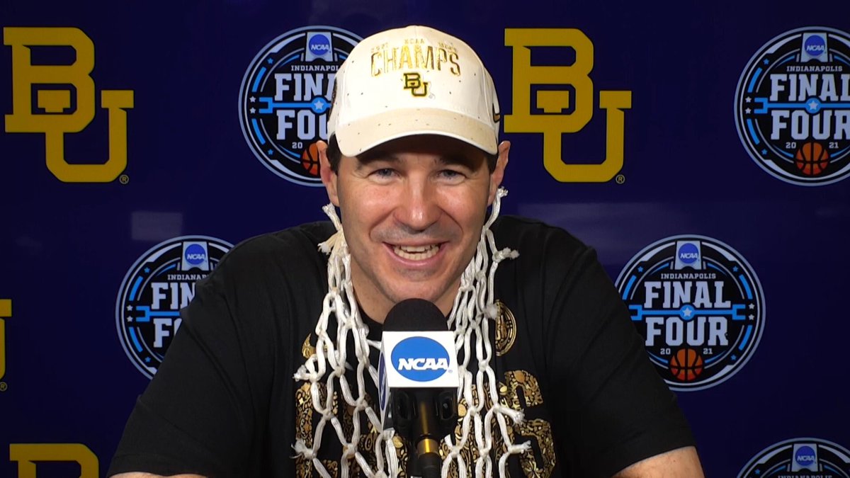 BaylorMBB's tweet photo. 𝗵𝗼𝘄 𝗶𝘁 𝘀𝘁𝗮𝗿𝘁𝗲𝗱 🙏      𝗵𝗼𝘄 𝗶𝘁’𝘀 𝗴𝗼𝗶𝗻𝗴 🏆

#SicEm | #JOY 🏀 https://t.co/dQOtMJRe3u