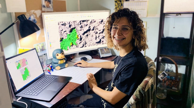 DominguezHills's tweet photo. Anthropology student Rubi Landa's research on Maya water management earns her an @NSF fellowship: ➡️https://t.co/Xf8Xc5v9Vh 🤘
The #CSUDHGrad21 is headed to @UTAustin in the fall to pursue her PhD. 🤘 https://t.co/dHfRM3enrH