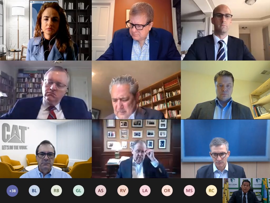 GeneralMourao's tweet photo. Em videoconferência, retomei meu dialogo com a @USChamber, reafirmando o compromisso do @govbr no combate aos ilícitos ambientais. https://t.co/cxCXIUdL4h