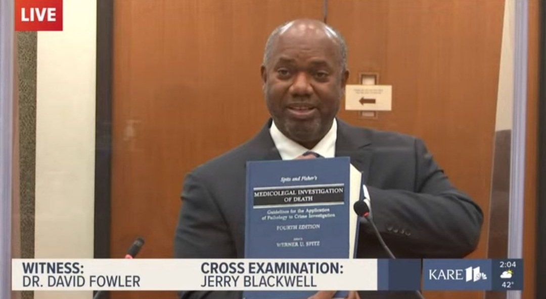 skull_gardens's tweet photo. The look on Blackwell's face as he partakes in courtroom show-and-tell is absolutely worth all 3 hours of the torture that was listening to Dr. Fowler this morning.
#ChauvinTrial #ChauvinIsGuilty #DerekChauvin #DerekChauvinTrial #JerryBlackwell #Fowler https://t.co/Pbdn2S7y7c