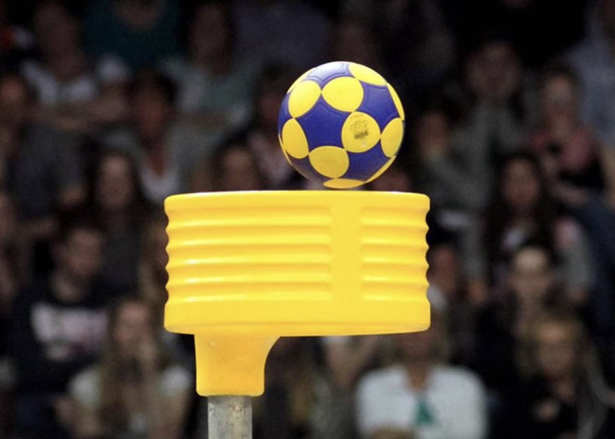 Deze week sprak ik namens <a href="/gemeenteHW/">gemeenteHW</a> met het bestuur van korfbalvereniging <a href="/Korbatjo/">Korbatjo</a> over de aanleg van kunstgrasvelden. Vanavond mocht ik ook met de leden van de club uit Oud-Beijerland spreken over de te nemen stappen. De aanloop was lang, maar nu houden we de vaart er in!