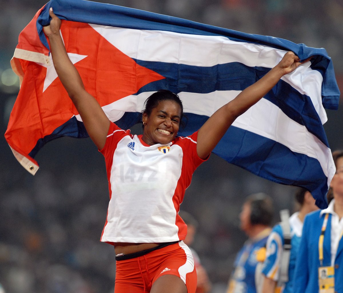 <a href="/AsambleaCuba/">Asamblea Nacional Cuba</a> Cuando la #Patria se enfrenta al imperio convertida en la primera trinchera de defensa de América, es un privilegio ser cubano🇨🇺
#8voCongresoPCC
