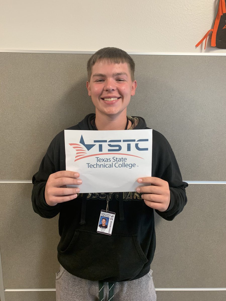 CSHSAVID1's tweet image. Excited for these students to further their academic careers!