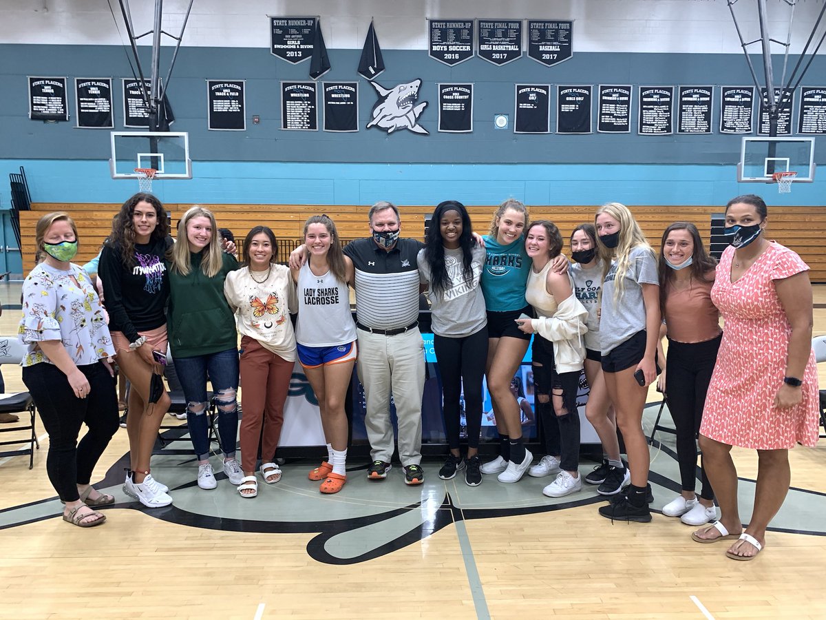 Always my favorite coaching day of the year. Signing Day Congrats ⁦<a href="/prettyellanda/">Ellanda</a>⁩ on signing w ⁦<a href="/VillaVikings/">Villa Vikings</a>⁩ .  Going from beaches of Naples to snow of Buffalo .10th Lady Shark to sign since 2018. ⁦<a href="/GchsRecruiting/">GCH Sports Recruitment Services</a>⁩ ⁦@BrandonPGHFL⁩ ⁦<a href="/andypottsBRG/">Andy Potts</a>⁩