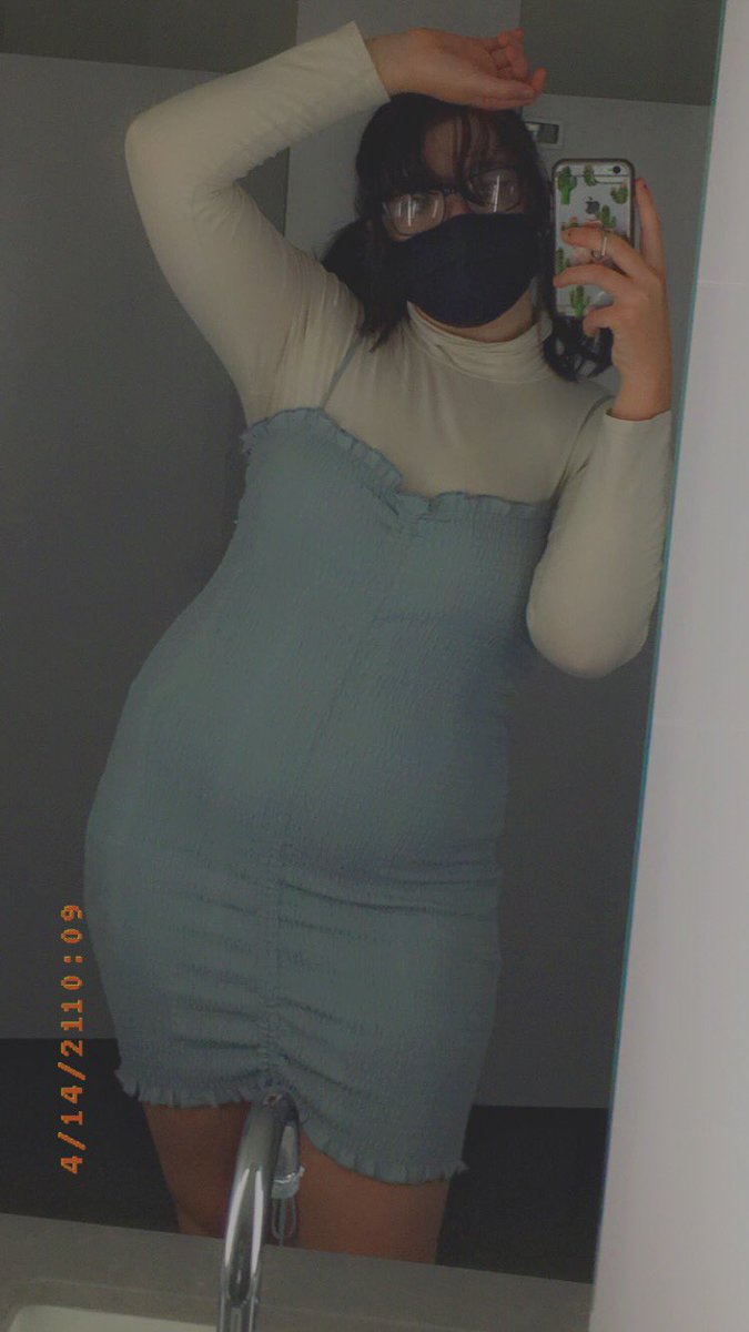 BabbyBearCub's tweet photo. Miss ma’am lookin’ hot asf learning how to do nails💅💕✨ getting that education and lookin hot doin it~ https://t.co/Vmrc9kWNFS
