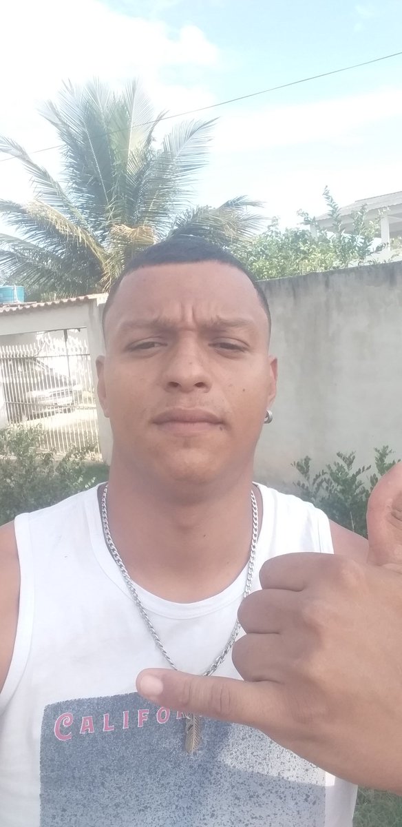 Maycon44804510's tweet image. Aquele tapa no cabelo rs