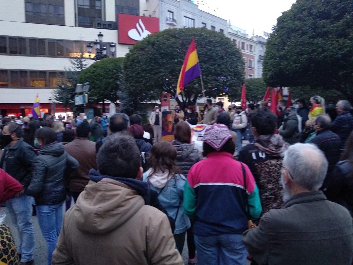 ABporRepublica's tweet photo. Hoy en #Albacete nos hemos congregado ➕ de 300 personas para celebrar el 90 aniversario de la #República en un sencillo y emotivo acto republicano.
Por la igualdad, la justicia social y la solidaridad; por la República laica y federal, ¡por nuestro futuro! #SerIIIRepública https://t.co/POxtES10Do