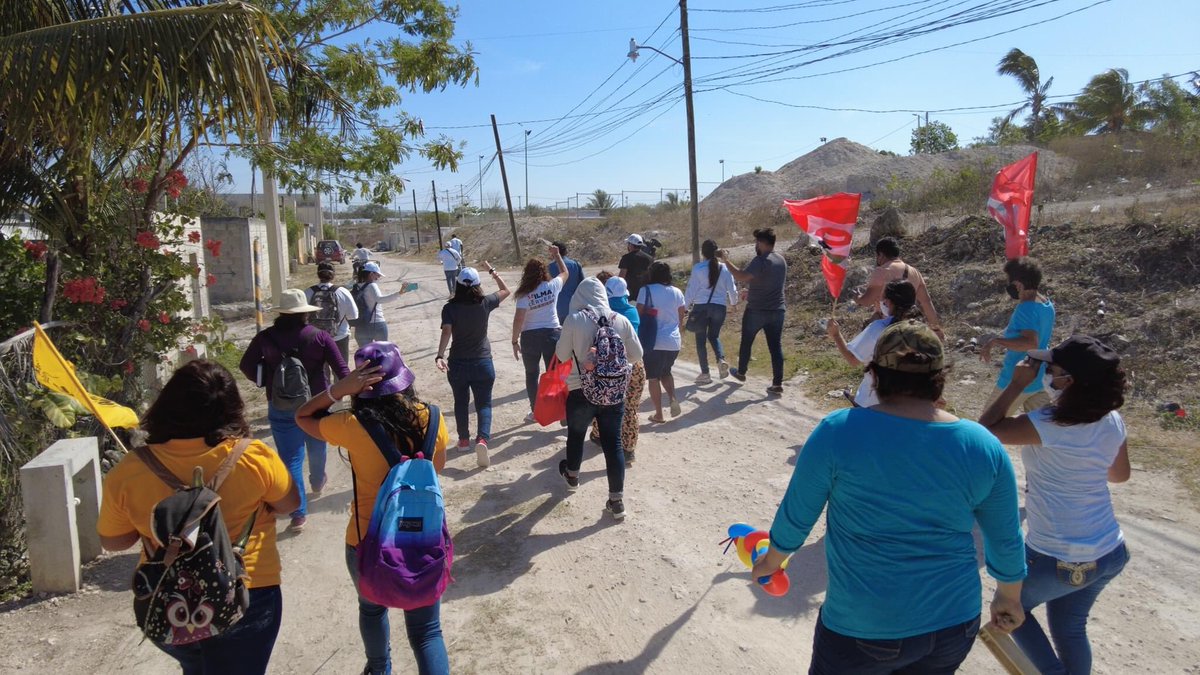 SamAvila2's tweet photo. Muy feliz y orgullosa de arrancar esta campaña siendo compañera de fórmula de @VilmaCervera en la #Colonia20deNoviembre, lugar donde vivo desde hace 20 años. 😊🙌 https://t.co/XIbPzMvEv6