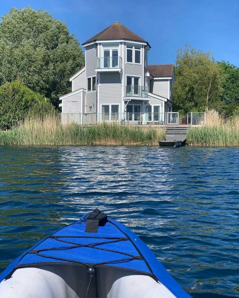 WatermarkHols's tweet photo. The Landings ahoy!  Back on the water and guests back in our holiday lodges. Happy days... 💙☀️

📸 @xlingy 

#thelandings
#lakesideliving
#ukstaycation 
#watermark
#lakeside
#holidayhomes
#watersports
#staycation
#cotswoldbreak
#familybreak
#fishing
#… https://t.co/KLVS18aBJm https://t.co/tXq1KlTV7o