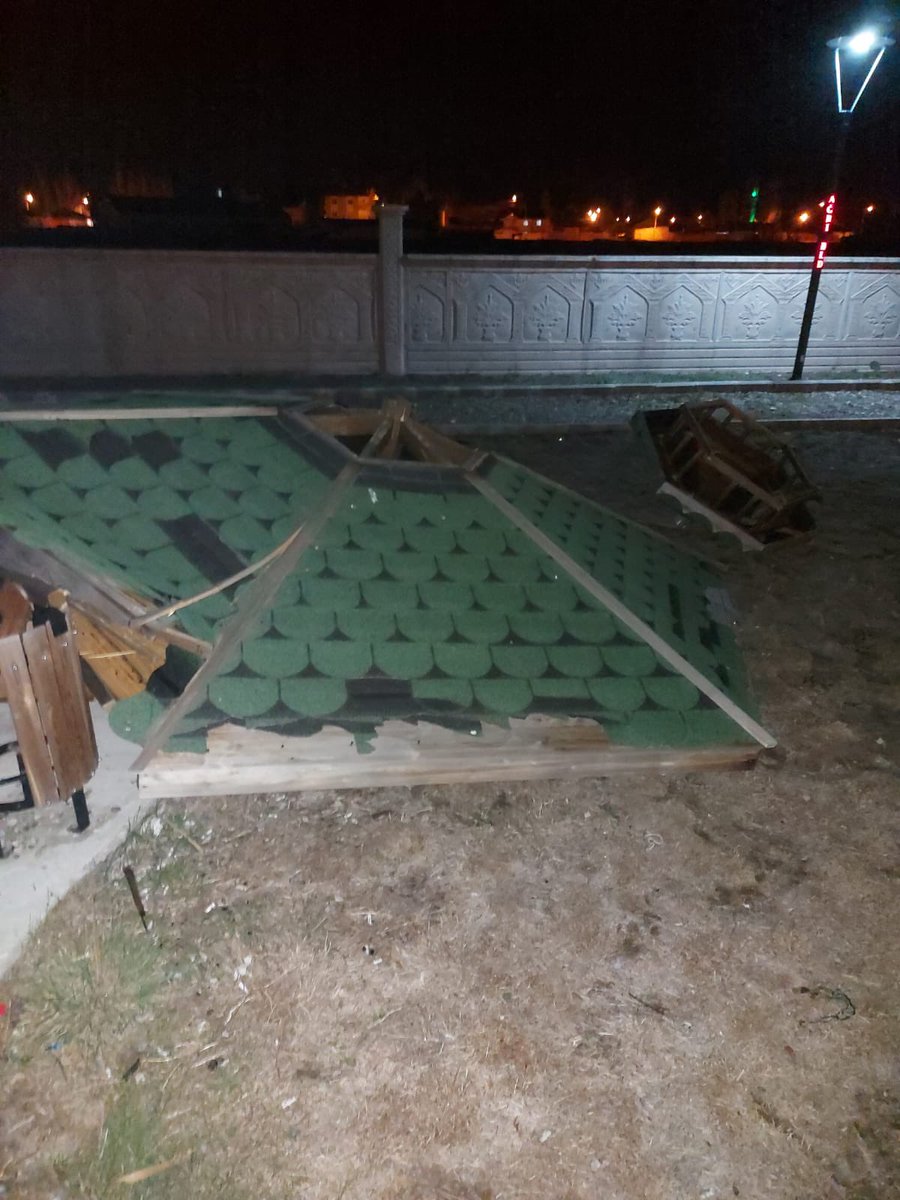 Allah sizin belanızı versin... Siz yakın biz yine yapacağız.. Bizi yıldıracağınızı, korkutacağınızı mı zannediyorsunuz..
Ama gün gelecek Ağrı’lı vatanseverler sizi tükürükleriyle boğacaktır... Halkın düşmanları, alçaksınız..