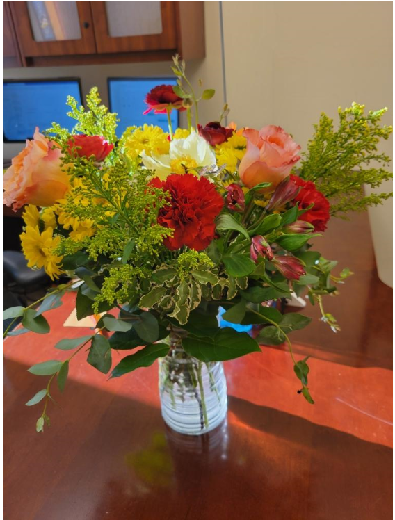 Bloom_CU's tweet image. We're passionate about helping people thrive financially @Bloom_CU.  So we absolutely love celebrating member success stories.  In fact, a member brought us these lovely blooming flowers!  Let us know if we can help you get to the brighter side of 2021.  bloomcu.org/loan.../free-c…