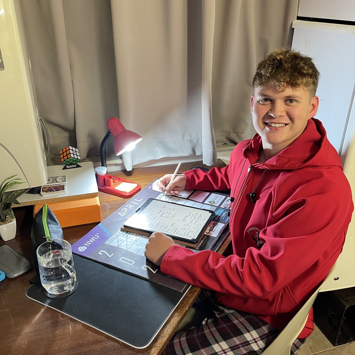 𝓢𝓮𝓶𝓮𝓼𝓽𝓮𝓻 𝓦𝓮𝓮𝓴 📚

Vandag het semesterweek amptelik afgeskop.  

Study hard and make sure to give it your all 🦅.

Sebetsa ka thata, 'me u tla fihlela sepheo sa hau. Hopola hape ho ipha nako ea ho itšoara le ho iputsa🏆.

#MyNWU
#NWUPukke
#NWUFam
#Veriboys
#NWUVeritas