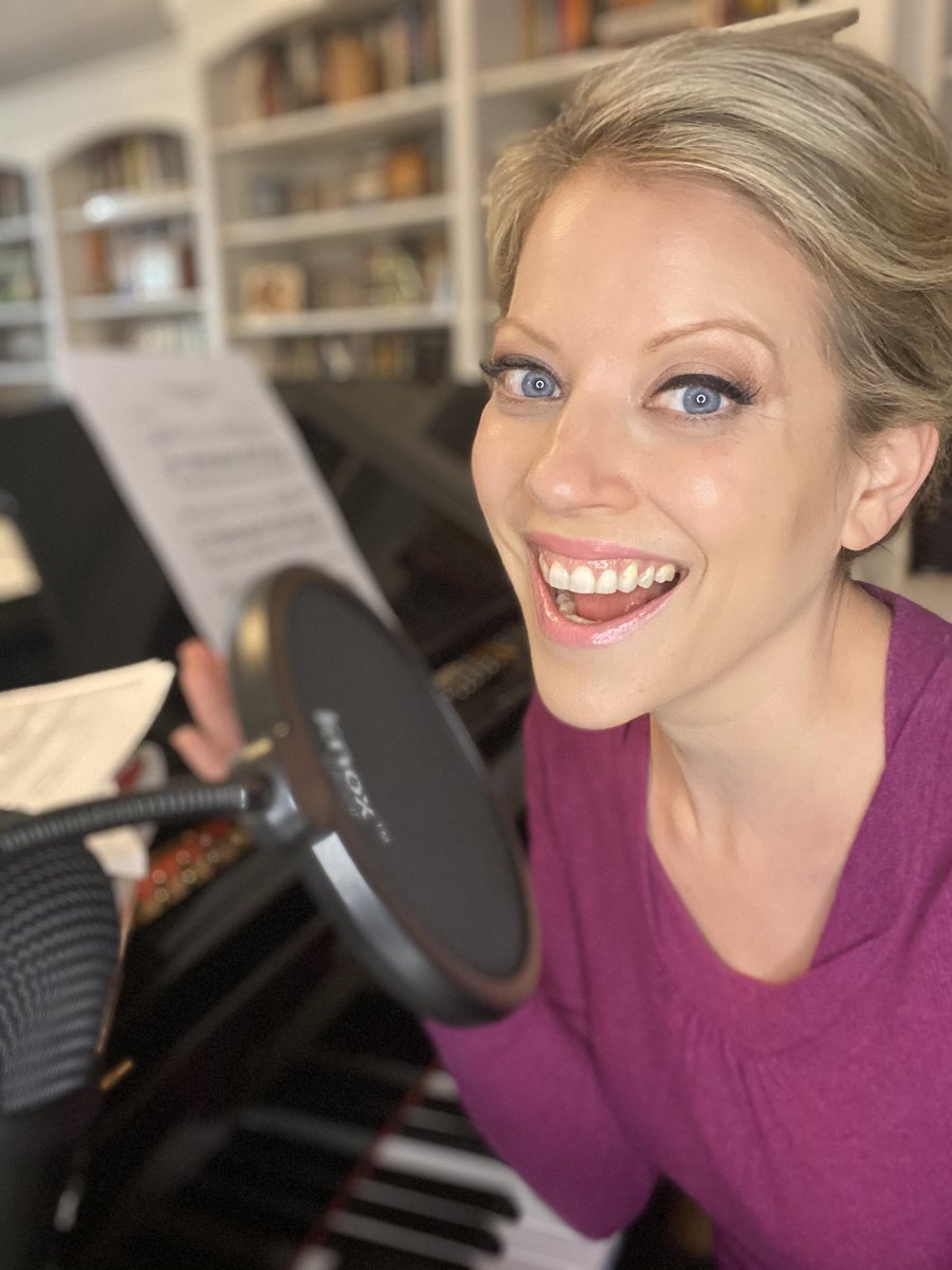 I’ve been working on my setup for teaching online voice lessons all year. I think I’ve finally got it mastered! #voicelessons #voiceteacher #onlinevoicelessons #classicalsinger #composer #musiceducator