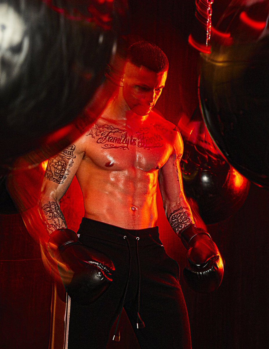 ManElevated's tweet image. 💥🥊 CHAMPION

📸 Peter Tamlin 

#ManOfMetropolis #MetropolisSport