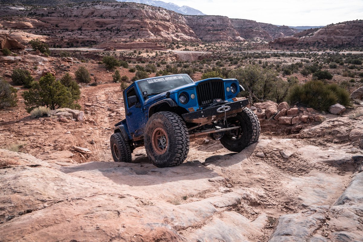 Who loves wheeling like we do? 💯
*
*
@chrisdurhammotorsports is at it!! 🙌
*
*
#skyjacker #Wednesday #wheelingwednesday #wednesdaymotivation