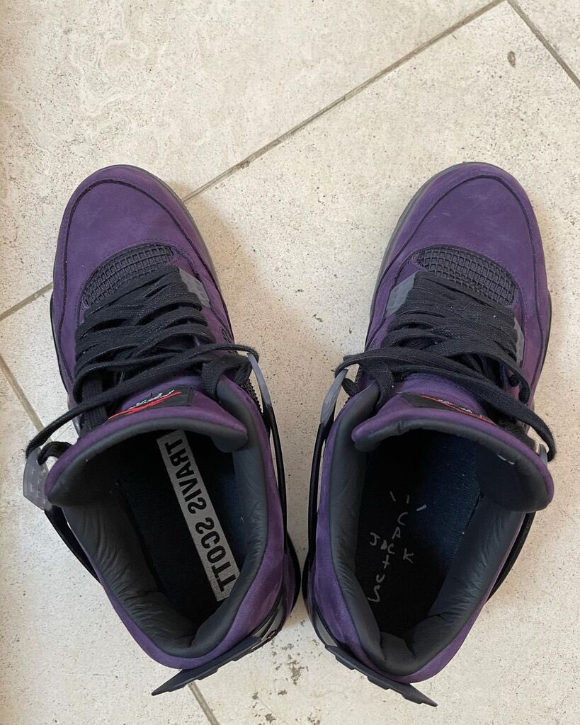 ComplexSneakers's tweet photo. Friends and Family @trvisXX 4s for @shaiglalex... sheesh. Some of the best drip in the game 🌵🔥 https://t.co/s6awWRhOZ2