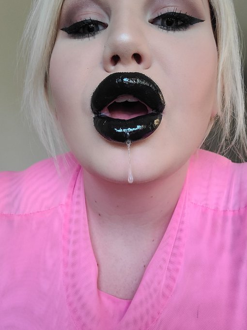 Open wide ?? https://t.co/P5nrEw2p7y