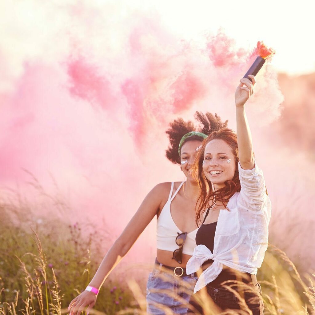 With gardens, venue grounds and roof terraces set to be the preferred venue for 2021, a festival theme is perfect for a mid-summer outdoor party.

There’s so much room for creativity and fun – think cotton candy machines, a hot dog stand, live music band… instagr.am/p/CNqOV6JhNtP/