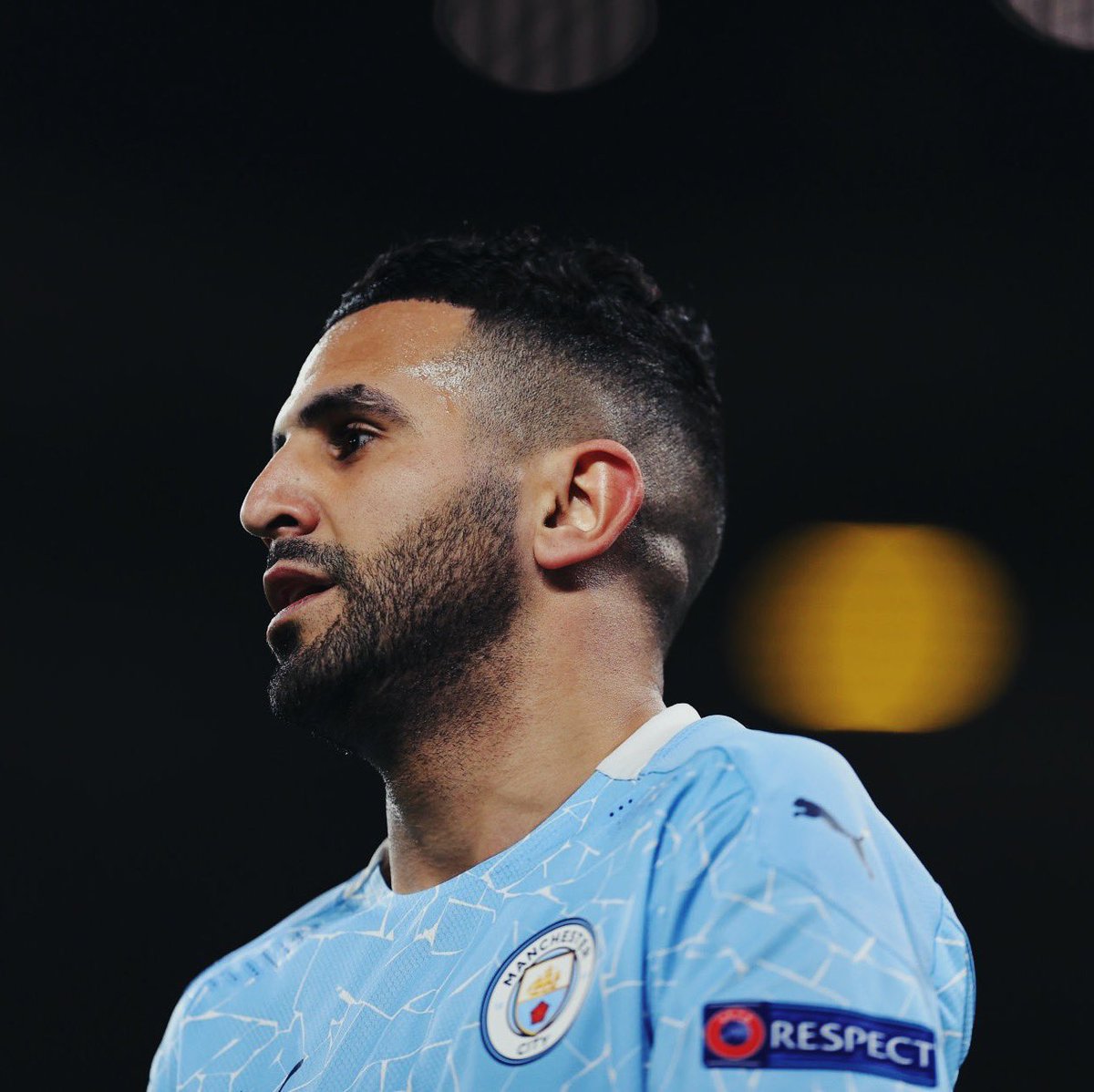 Mahrez22's tweet photo. SEMIS !!! 🔥🔥 @ManCity https://t.co/nJ9L0wXBJu