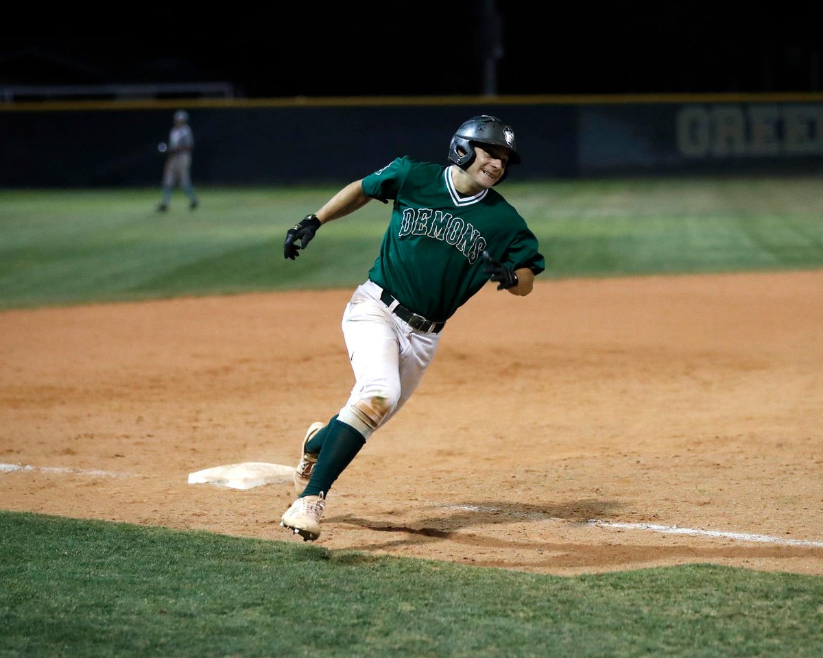 BrandonWoodlan4's tweet photo. Great win for Greenway @ Home last night. We were down 2 runs in the 7th Inning.  I took the mound to close out the 7th inning, and at the bottom of the 7th our starter, Vince, hit a walk-off double for the WIN! @SteveEddie2 https://t.co/TkyFBugE1j