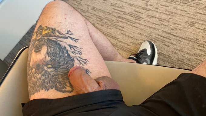 Just hanging out in Vancouver for the day! https://t.co/dPlQUQT1D9