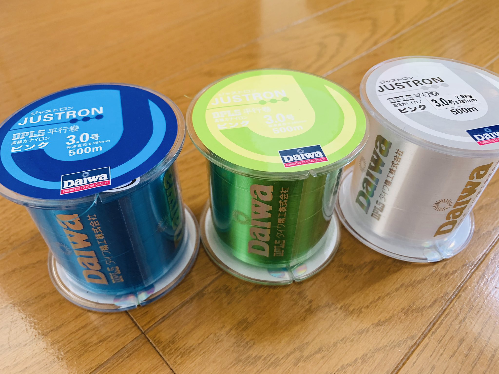 リトルミィ 誰か Daiwaのジャストロンの偽物 使ってみた方いますか 初心者なので詳細な精度は分かりませんが めちゃ悪い すぐ切れる なら考えようかなと思って 使えんことないなら練習に使ってみようかと よく見たら全部ピンク 笑 釣り初心者