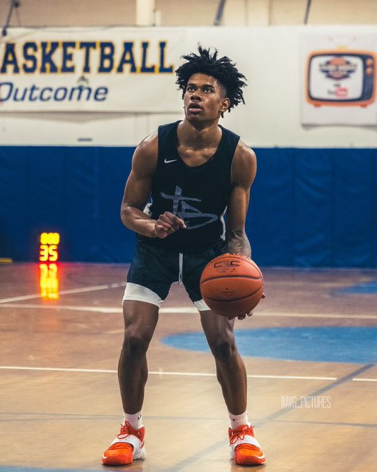 Dallis Dillard 6’3 guard of St. Rays will be joining the class of 2022. <a href="/DallisDillard/">Dallis</a> <a href="/CoachLopez12/">Jorge Lopez</a> #milbank