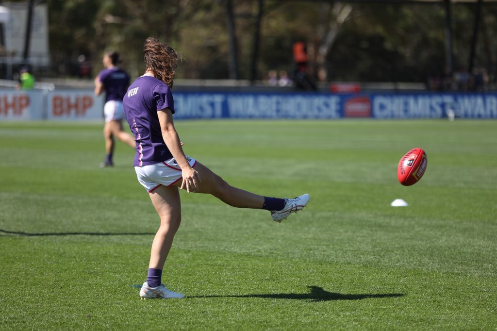 freodockersAFLW's tweet photo. Not long now...
#FreoFinalsFever #foreverfreo https://t.co/mT8bW4nPfH