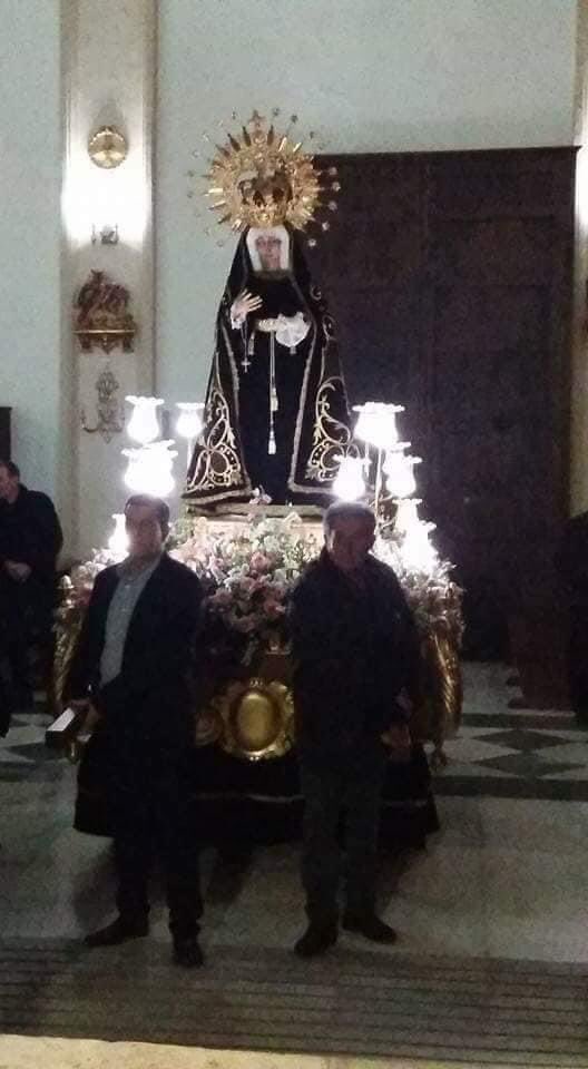 ACMCANJAYAR's tweet photo. Esta noche tocaría Canjáyar. Primero acompañando a la Virgen de los Dolores y el Santo Sepulcro, para más tarde volver a salir con La Soledad. Ojalá pronto podamos volver a vivir momentos como estos en nuestro pueblo.
Viva Canjáyar y su Semana Santa. https://t.co/mlAIpkvk4q