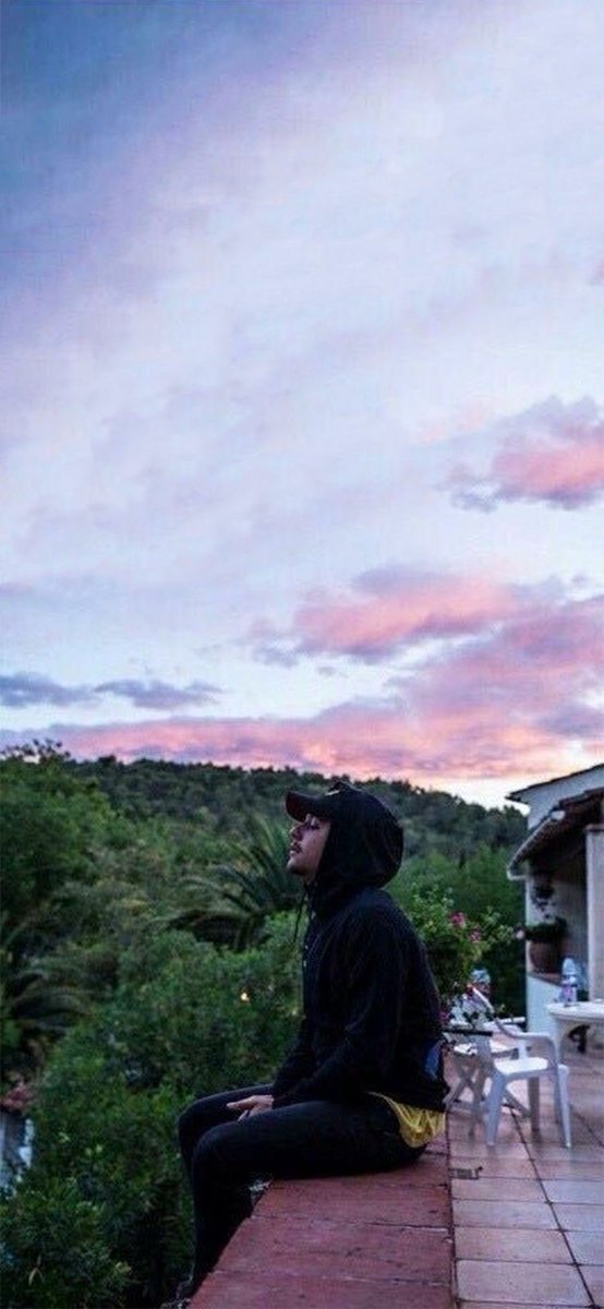 _RapMinute's tweet photo. 🎂 Bon anniversaire à Nekfeu qui fête aujourd’hui ses 31 ans ! https://t.co/1uIx8lVmd4