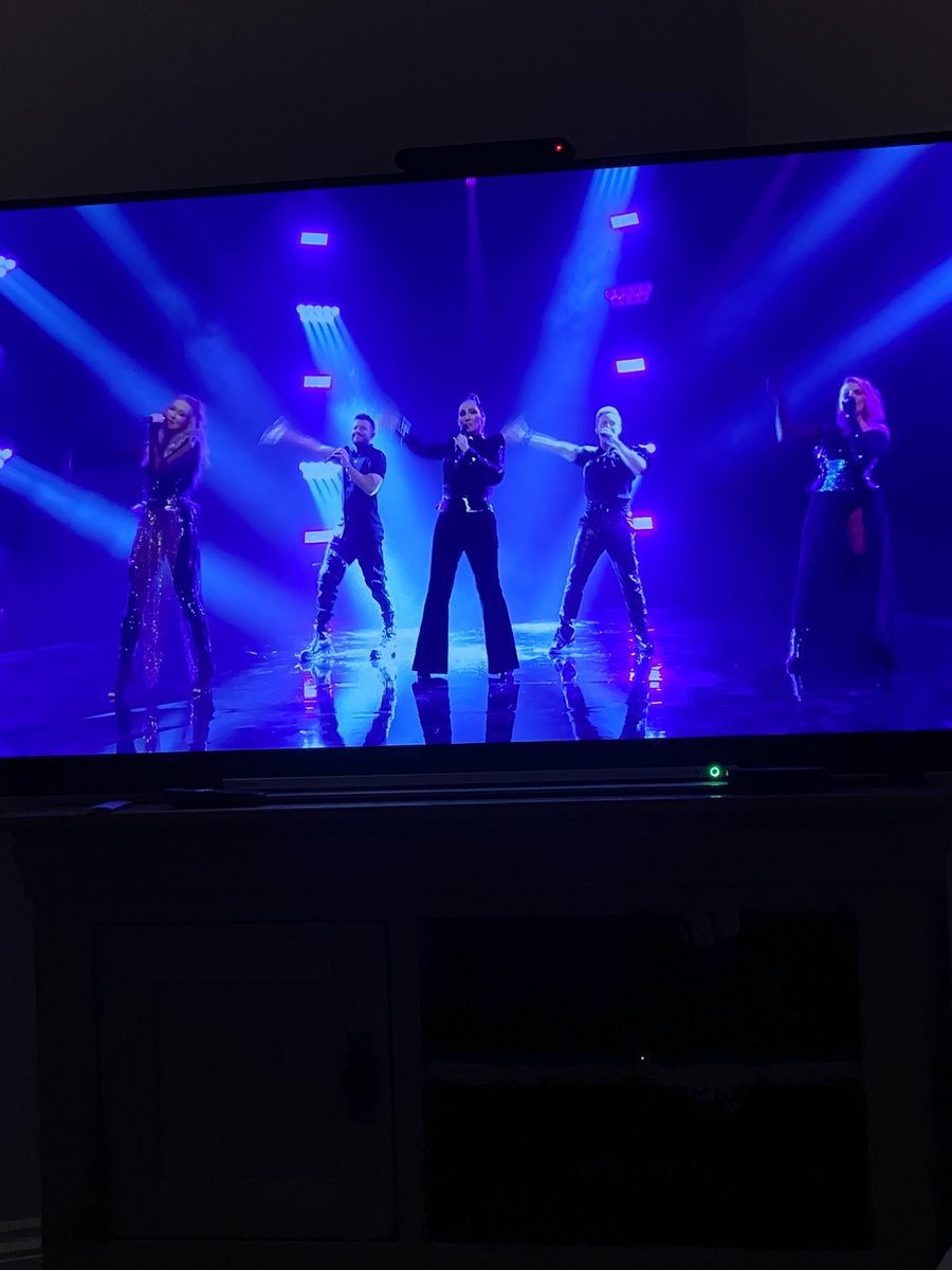 jax_d's tweet photo. My faves together @OfficialSteps + @michellevisage 😍 https://t.co/LrbyWioNOL
