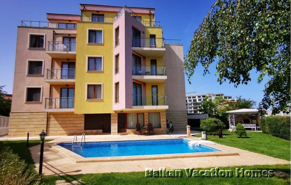 BalkanVH's tweet photo. For Sale - 2 Bedroom Apartment: Sunny Days Near Golden Sands, 9007 #Vaena. https://t.co/aGzDUleNSn https://t.co/LvmRZTr4mG