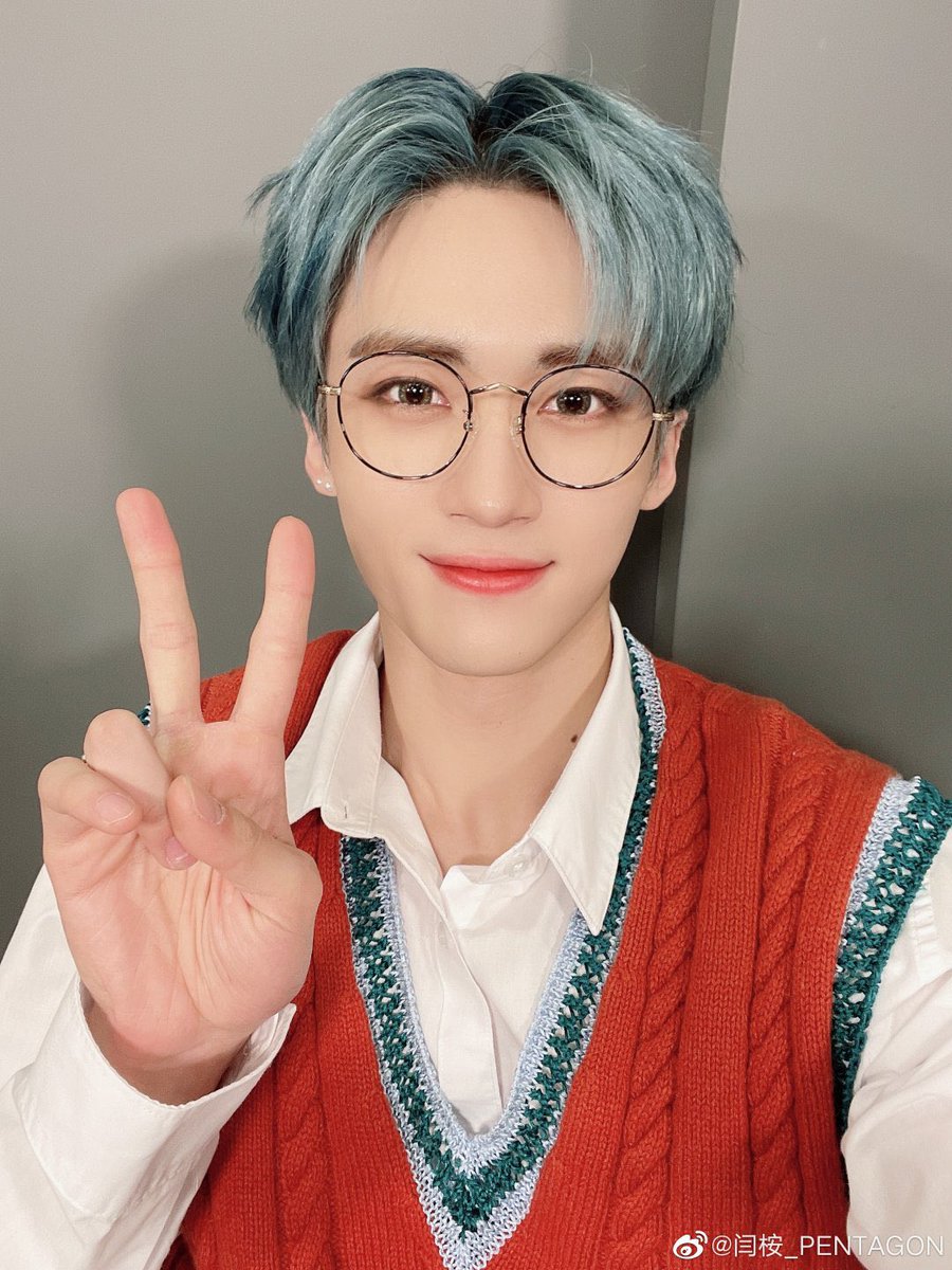 yanan_weibo's tweet photo. “有的没的…😂😂😂闫桉✖️18”

#PENTAGON  #YANAN #옌안 #Weibo #펜타곤 https://t.co/NUWonE6vmI