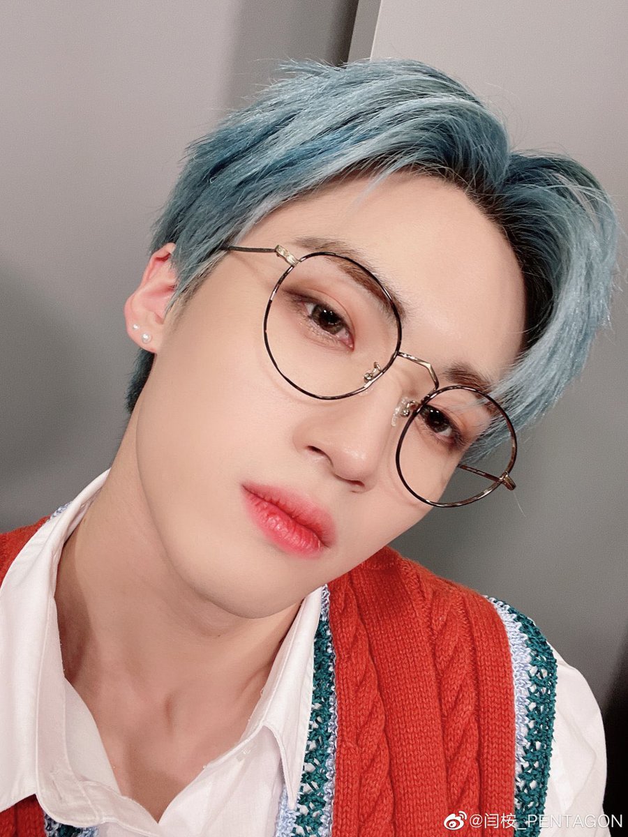 yanan_weibo's tweet photo. “有的没的…😂😂😂闫桉✖️18”

#PENTAGON  #YANAN #옌안 #Weibo #펜타곤 https://t.co/NUWonE6vmI