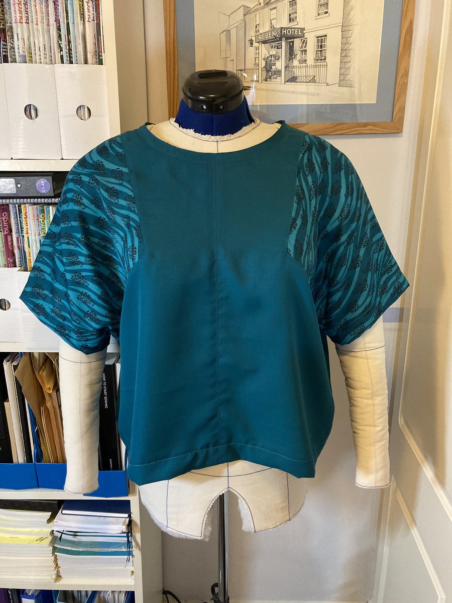 stefarchivist's tweet photo. Also I need to sort the shoulders in those dress form arms! I overstuffed them & Cloth Me looks like a rugby player. #confinedcrafting #blocktee https://t.co/NJ7pKNgbrd