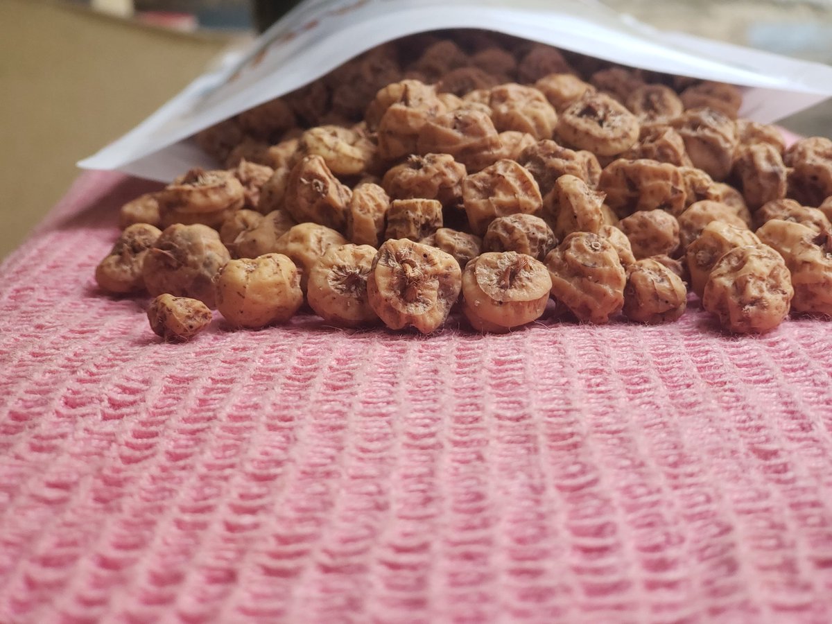 JakuNuts's tweet photo. En prise régulière, elles vous apportent une sensation de bien-être et vous aident ainsi à réduire vos envies de manger, et partant un bon régime équilibré.

Avec les croquettes #Jakü grignotez et restez toujours zen  à longueur de journée

 #LaMeilleureGrignotineAfricaine https://t.co/gFeJ0inPWZ