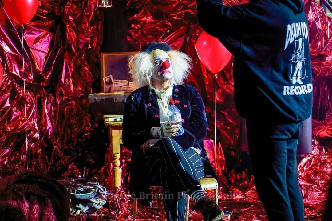 TeamShaneRichie's tweet photo. #FF #TeamScaramouche🤡
@realshanerichie
#IanTalbot
@Gingerqmedia
@Tomsvenhopkins
@michaelquinn82
@guychapman2
@AndrewExeter
@amyhart1707
@chloenelkin
@MakeANoise6
@Drink_theiNK
@stream_theatre
@bonnie1408
@TheUnionTheatre
#ScaramoucheJones
Until 11 April🎟:https://t.co/IjZQvDj16m https://t.co/P4Xz4rZsza