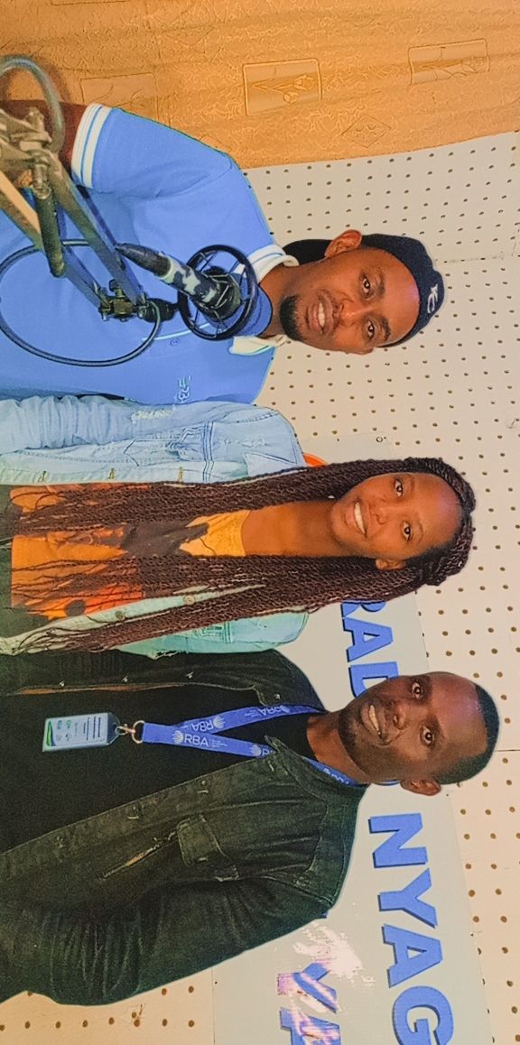 MavyVanessa's tweet photo. Thanks for hosting me in Friday vibration show on RBA Nyagatare 95.5FM
#class001 https://t.co/pP1RBE0Py6