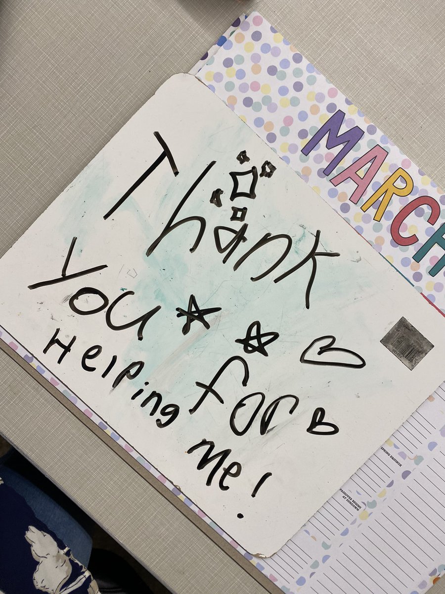 MrsBanksJCS's tweet photo. This fills my teacher heart right up #ilovefirsties #lovenotes https://t.co/gj29QsJaOI