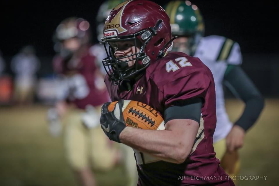 Art037's tweet photo. Omro Football TCB...NEXT...@OmroFoxesFB @FansFoxes #arteichmannphotography #omropride https://t.co/1jdz0lFMWS