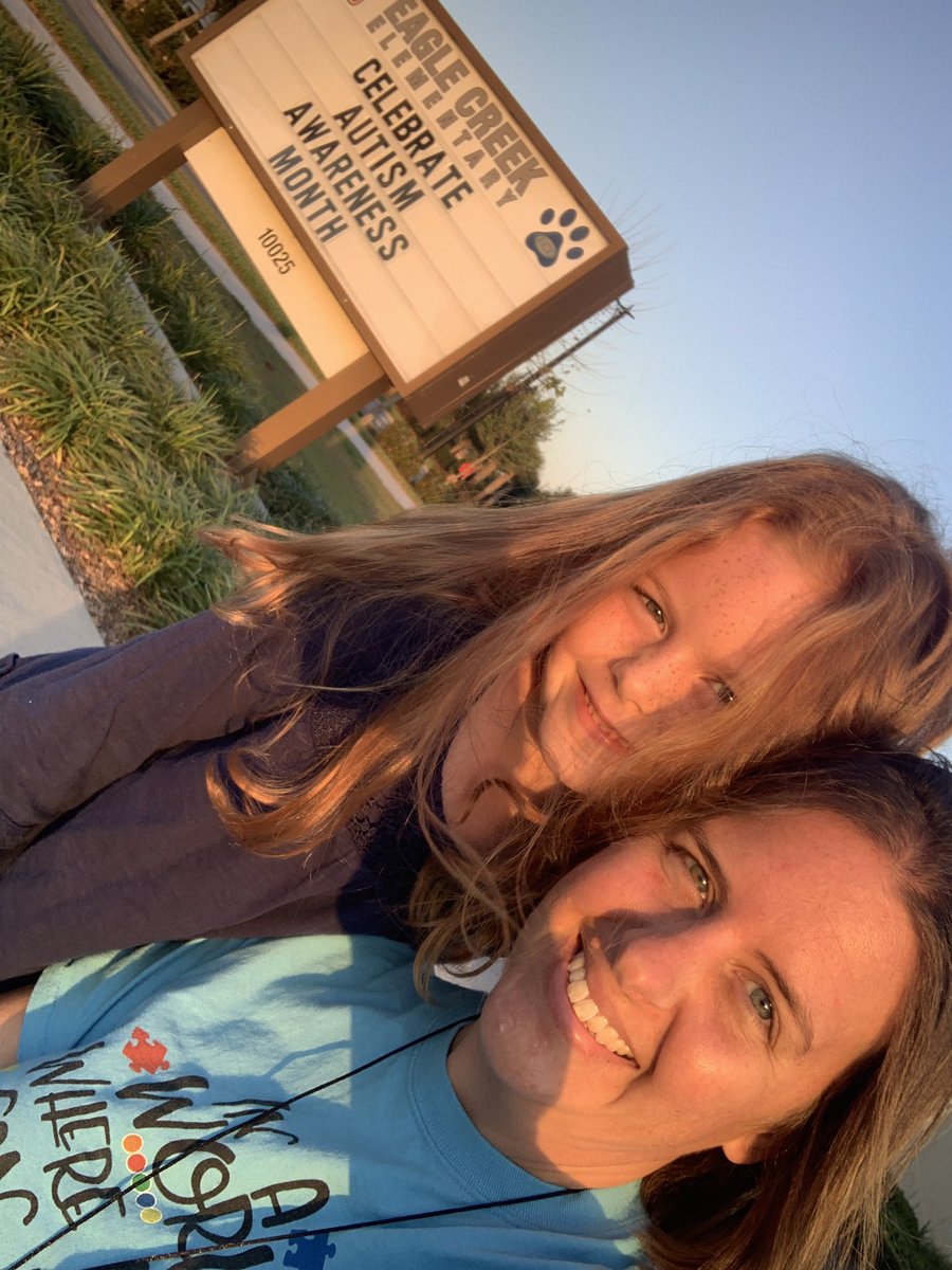 MrsDencker_OCPS's tweet photo. @LightItUpBlue at @ECE_ELEM 💙 https://t.co/YUnybjiEwD