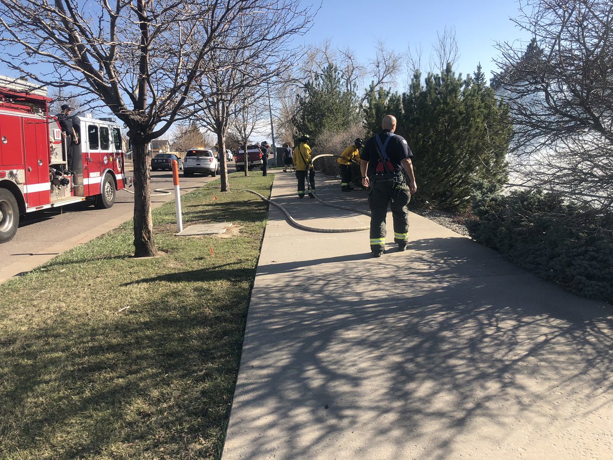 Molly_Mo117's tweet photo. Thank you, @AuroraPD and @AuroraFireDpt for quickly coming to the rescue today at the brush fire near the Lowe’s on Buckley!! Thankful for all of you! #auroraco #colorado https://t.co/ktmPyFQtwK